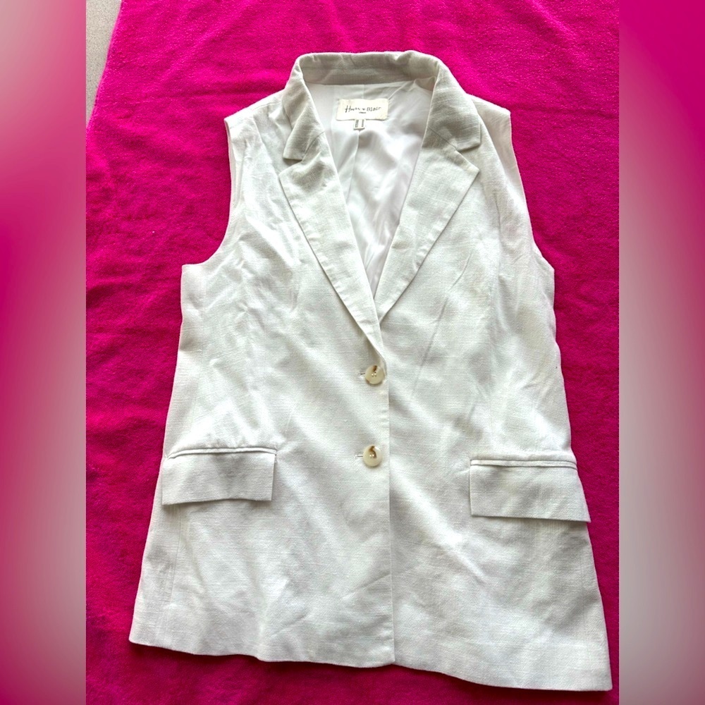 Chic Women's Cream Sleeveless Blazer